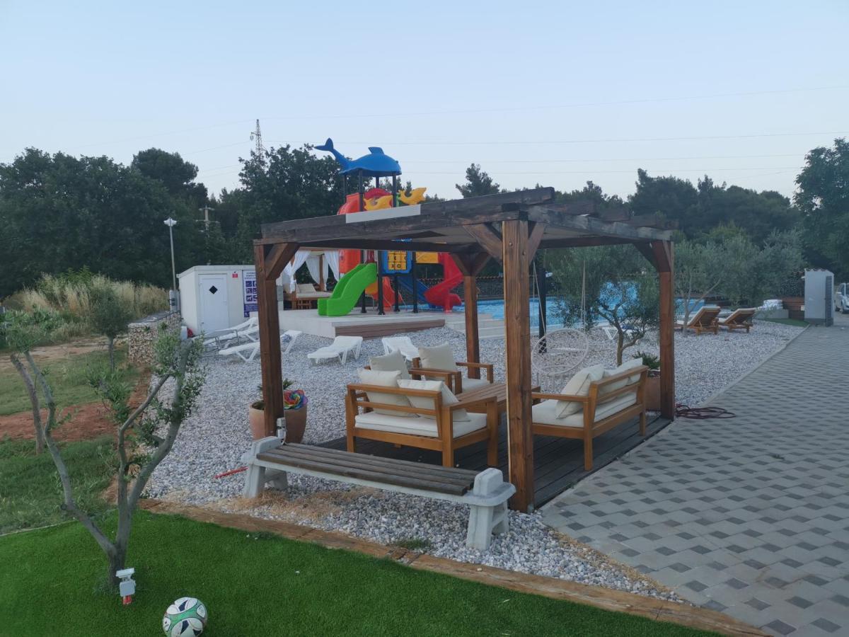 Hotel Camper For Two à Banjole Extérieur photo