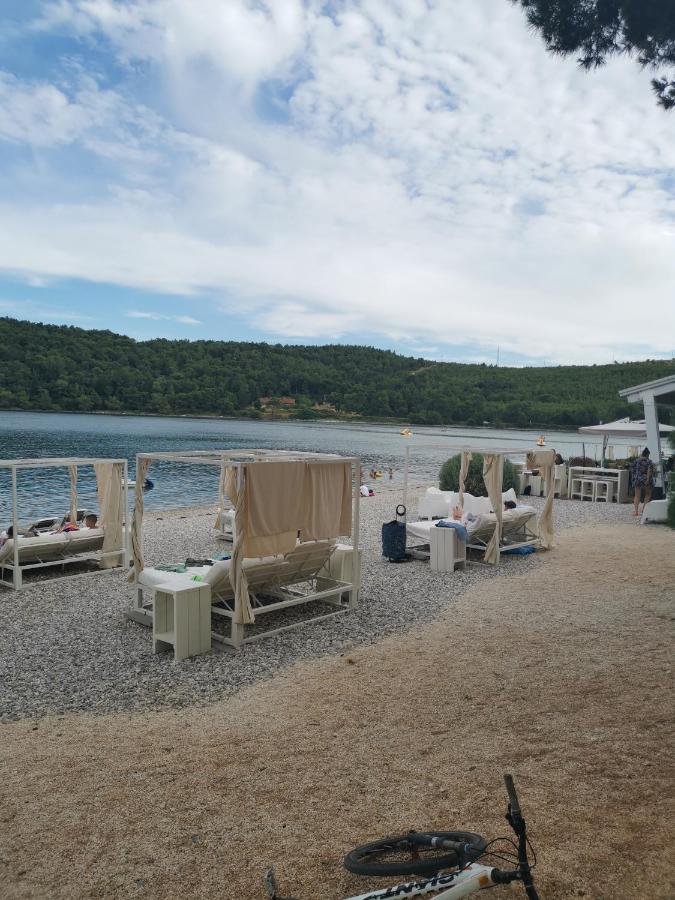 Hotel Camper For Two à Banjole Extérieur photo